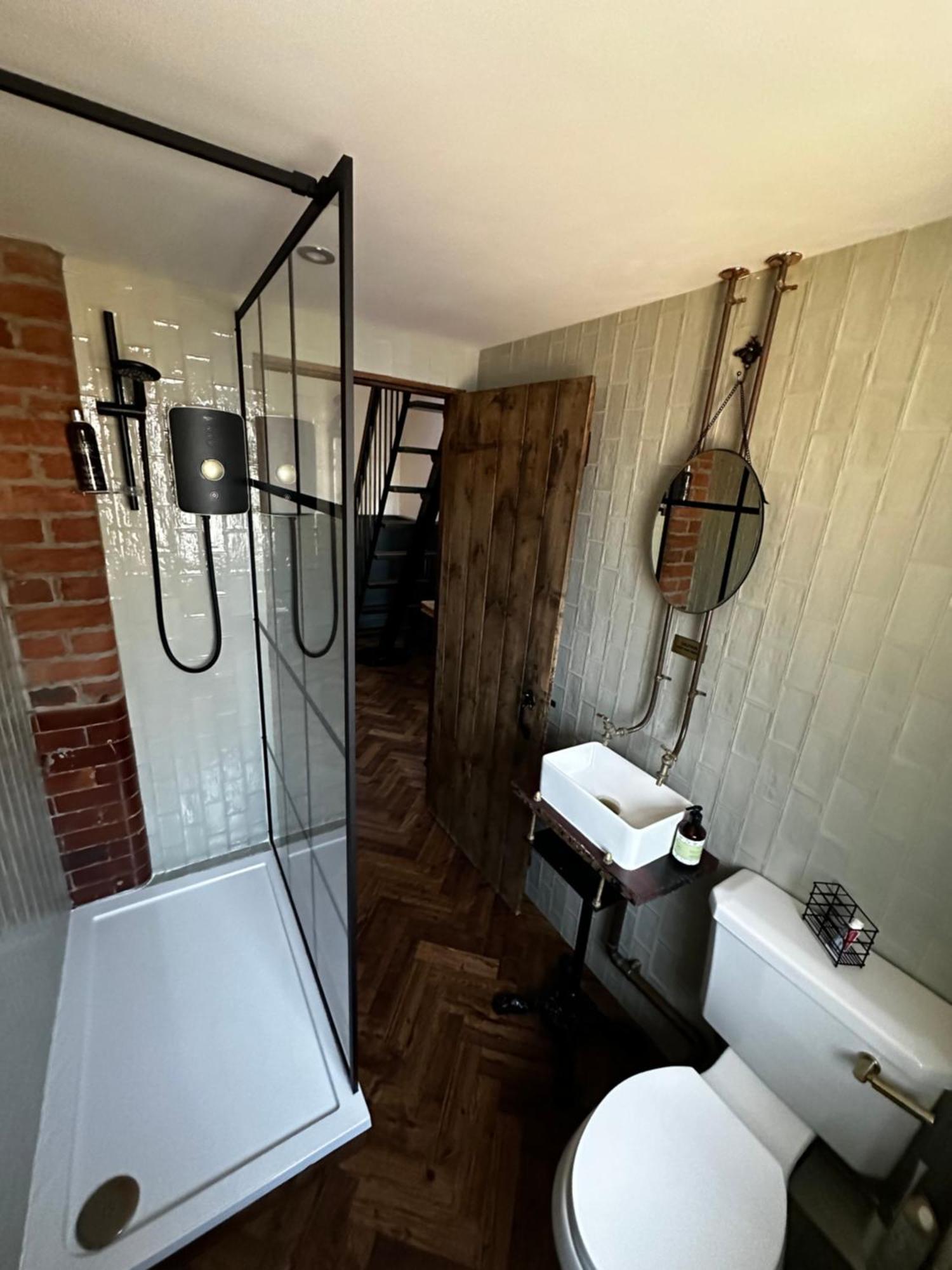 Unique Victorian Stable Conversion Halifax Eksteriør bilde